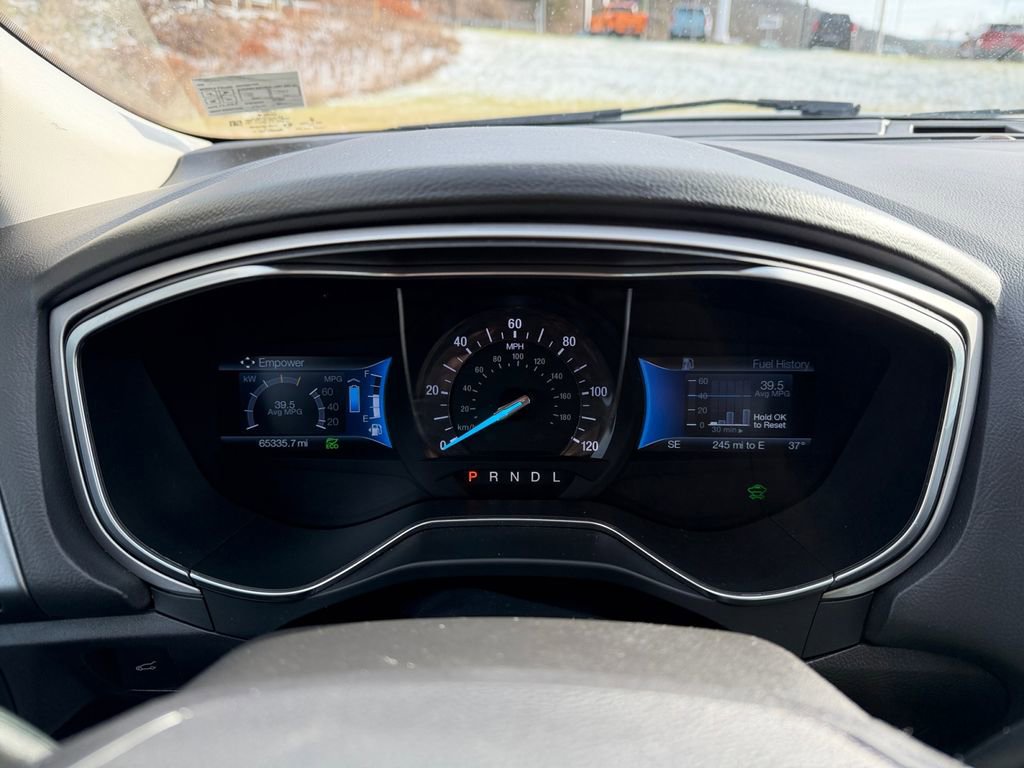 Used 2016 Ford Fusion SE image 16