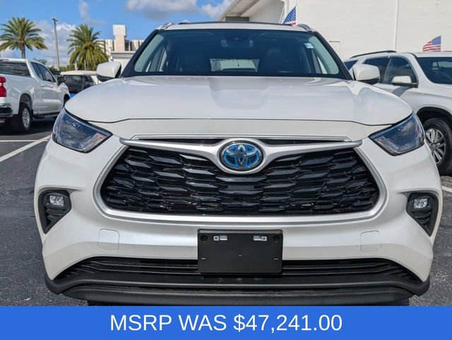 Used 2023 Toyota Highlander XLE image 2