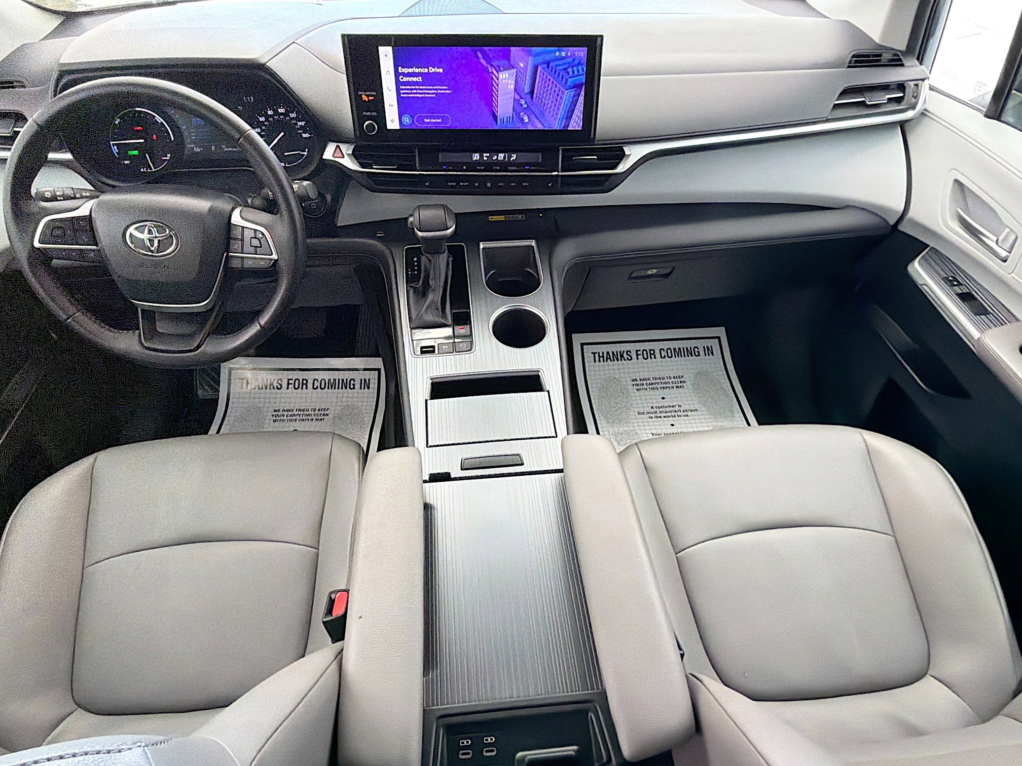 Used 2025 Toyota Sienna XLE image 15