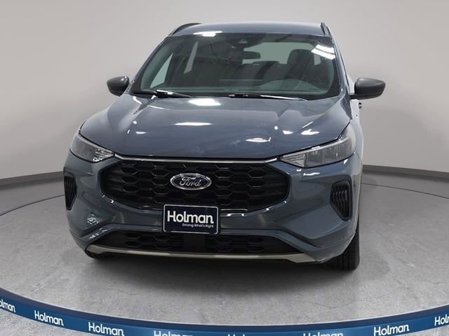 Used 2023 Ford Escape ST-Line w/ Tech Pack #1 AWD/4WD image 3