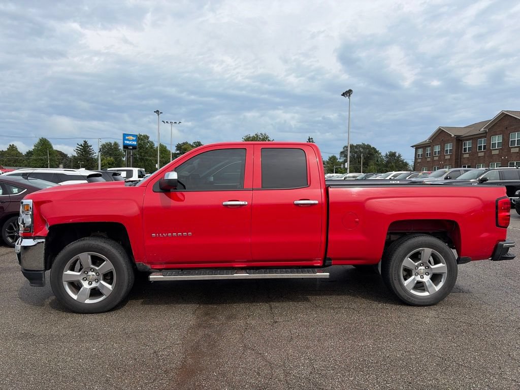 Used 2016 Chevrolet Silverado 1500 Custom w/ Custom Convenience Package RWD image 2