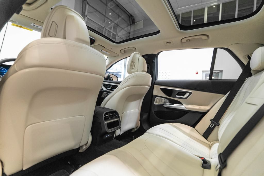 Used 2025 Mercedes-Benz E 450 4MATIC All-Terrain Wagon image 14