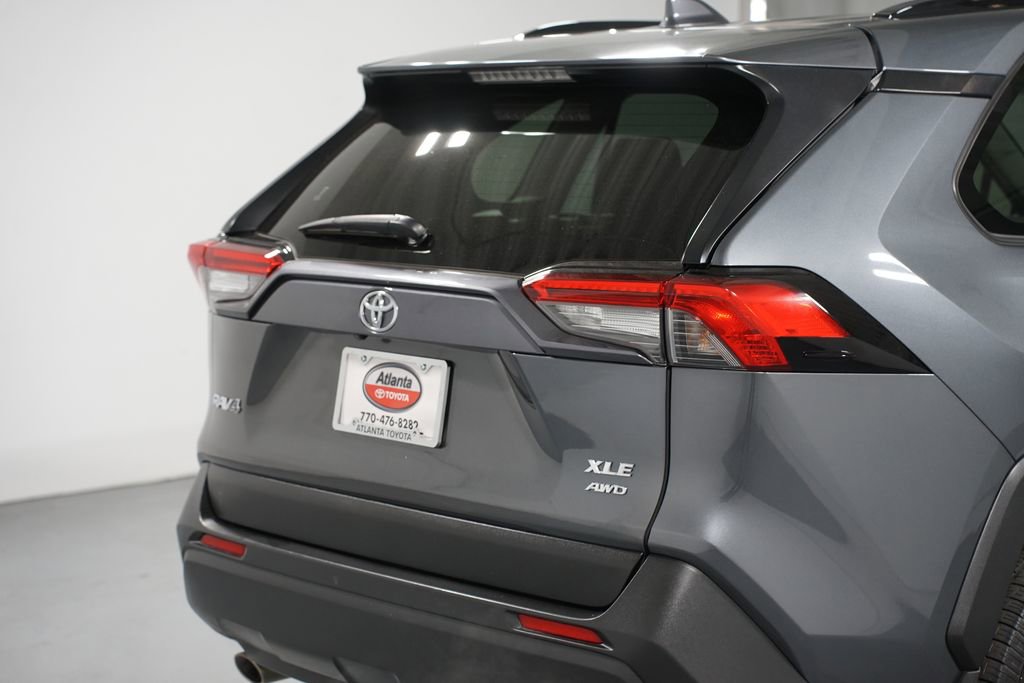 Used 2020 Toyota RAV4 XLE image 9
