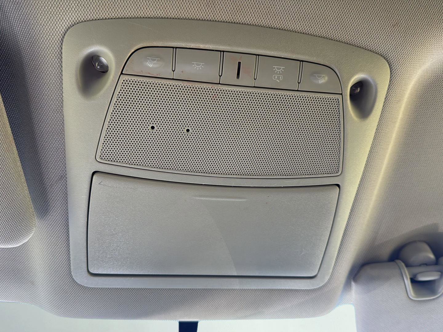 Used 2018 Nissan Rogue SV image 15