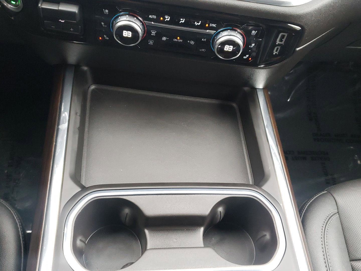 Used 2024 GMC Sierra 2500 SLT w/ SLT Premium Package image 8