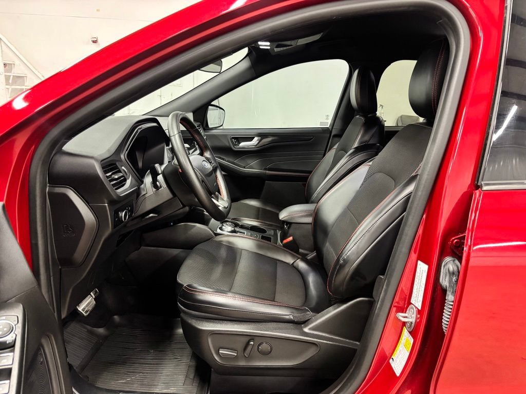 Used 2023 Ford Escape ST-Line w/ Tech Pack #1 FWD image 17