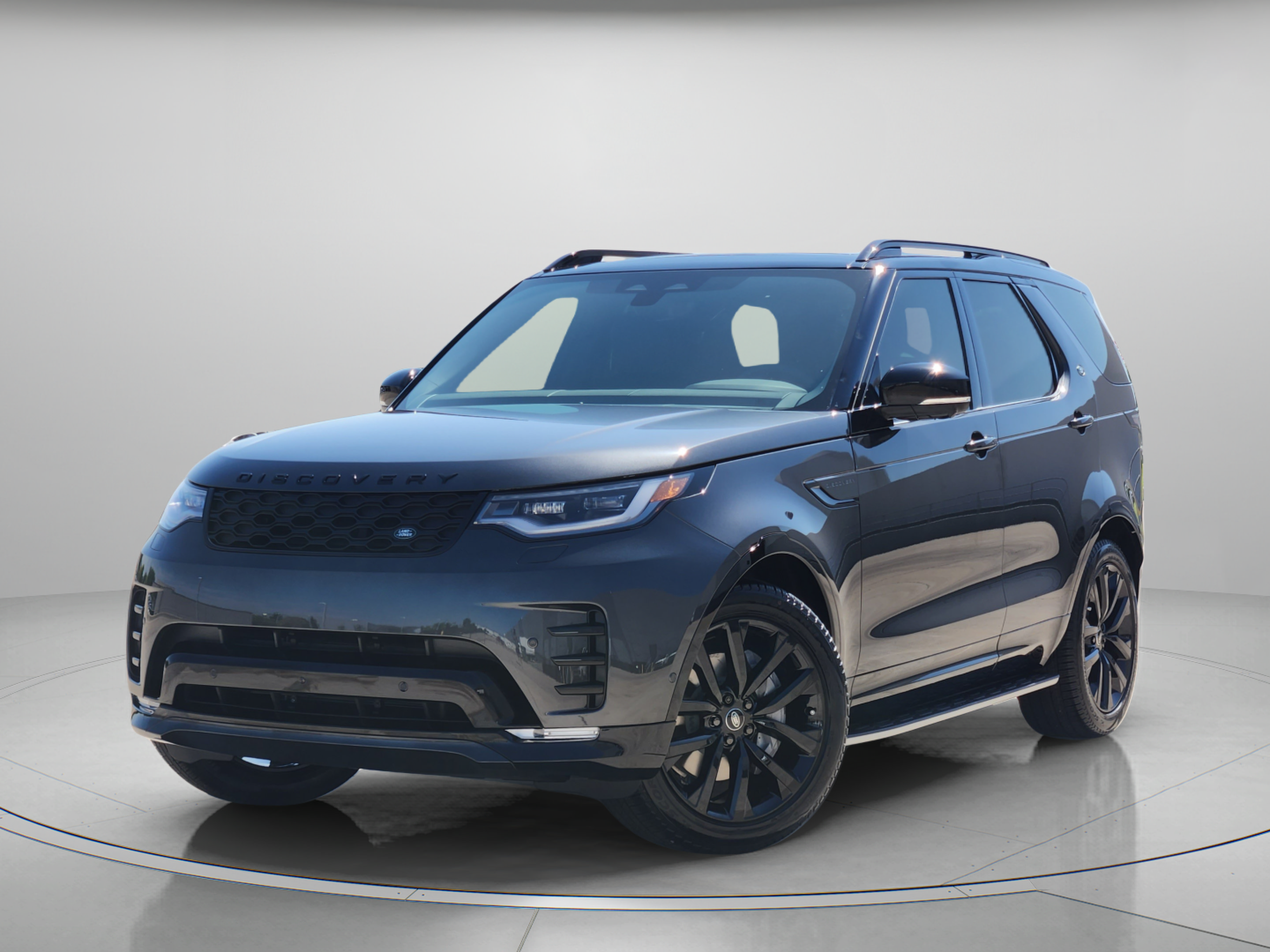 New 2026 Land Rover Discovery Dynamic SE