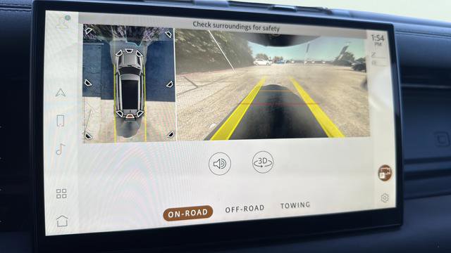 Used 2024 Land Rover Defender 130 X-Dynamic SE image 18