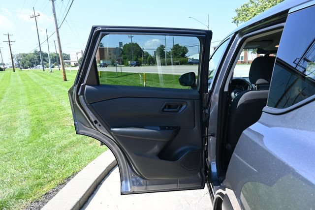 Used 2024 Nissan Rogue S AWD/4WD image 23