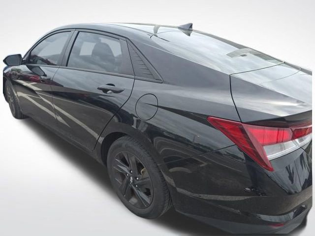 Used 2023 Hyundai Elantra SEL image 1