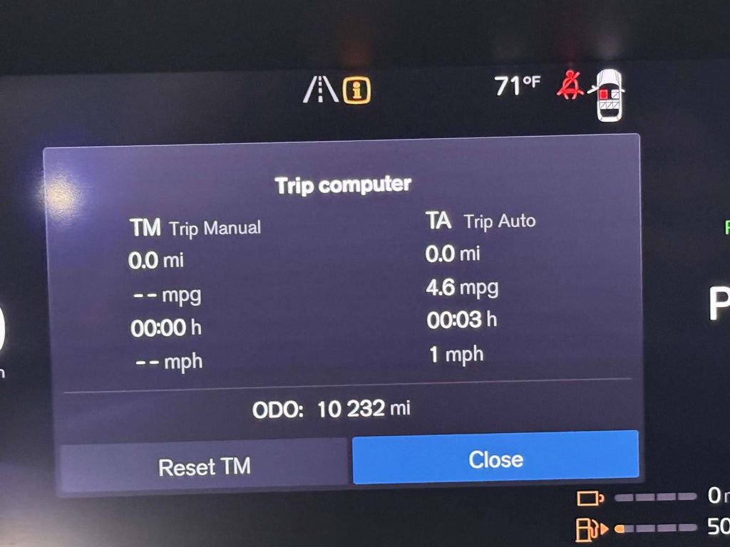 Used 2024 Volvo XC60 T8 Plus w/ Protection Package Premier image 5