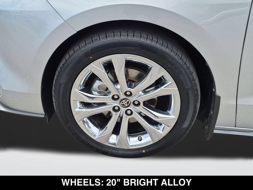 Used 2024 Toyota Sienna Platinum FWD image 11
