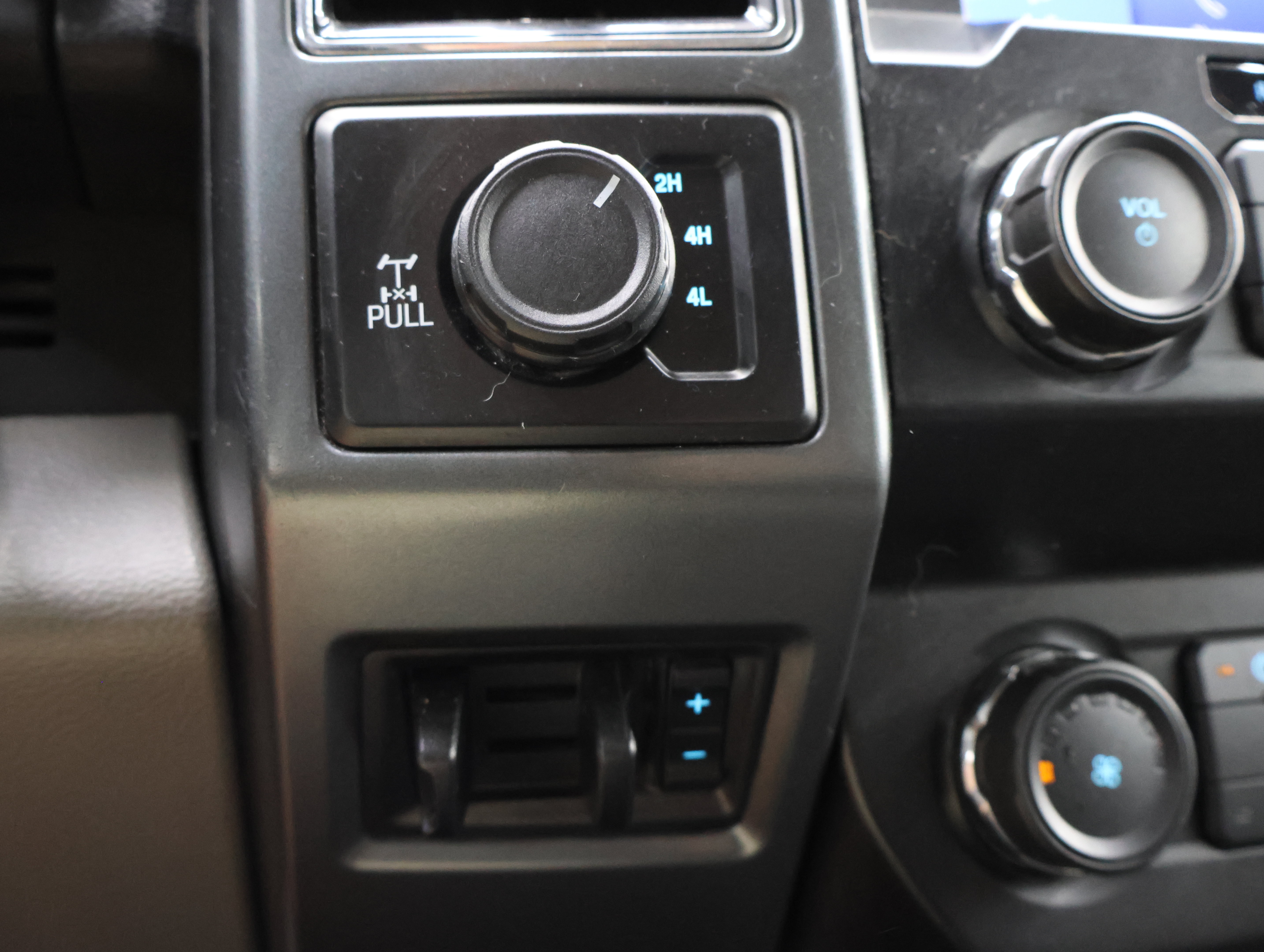 Used 2022 Ford F250 XLT w/ FX4 Off-Road Package AWD/4WD image 36