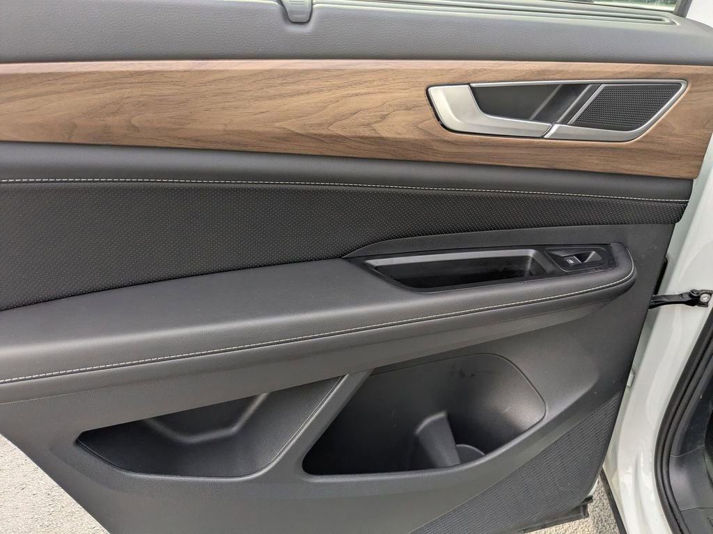 Used 2025 Volkswagen Atlas SE image 25