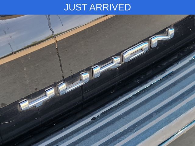 Used 2025 GMC Yukon XL Denali AWD/4WD image 9