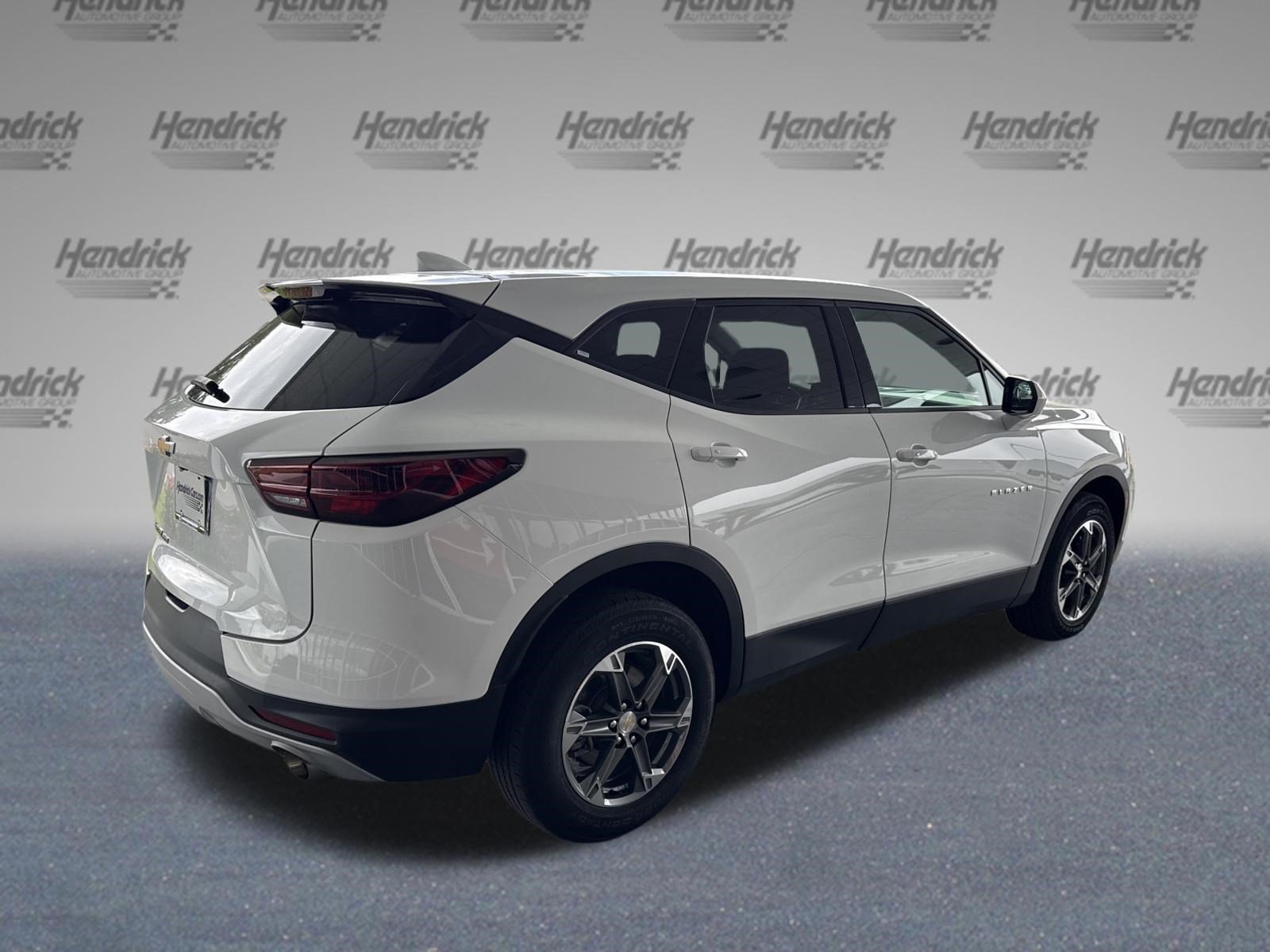 Used 2025 Chevrolet Blazer LT AWD/4WD image 9