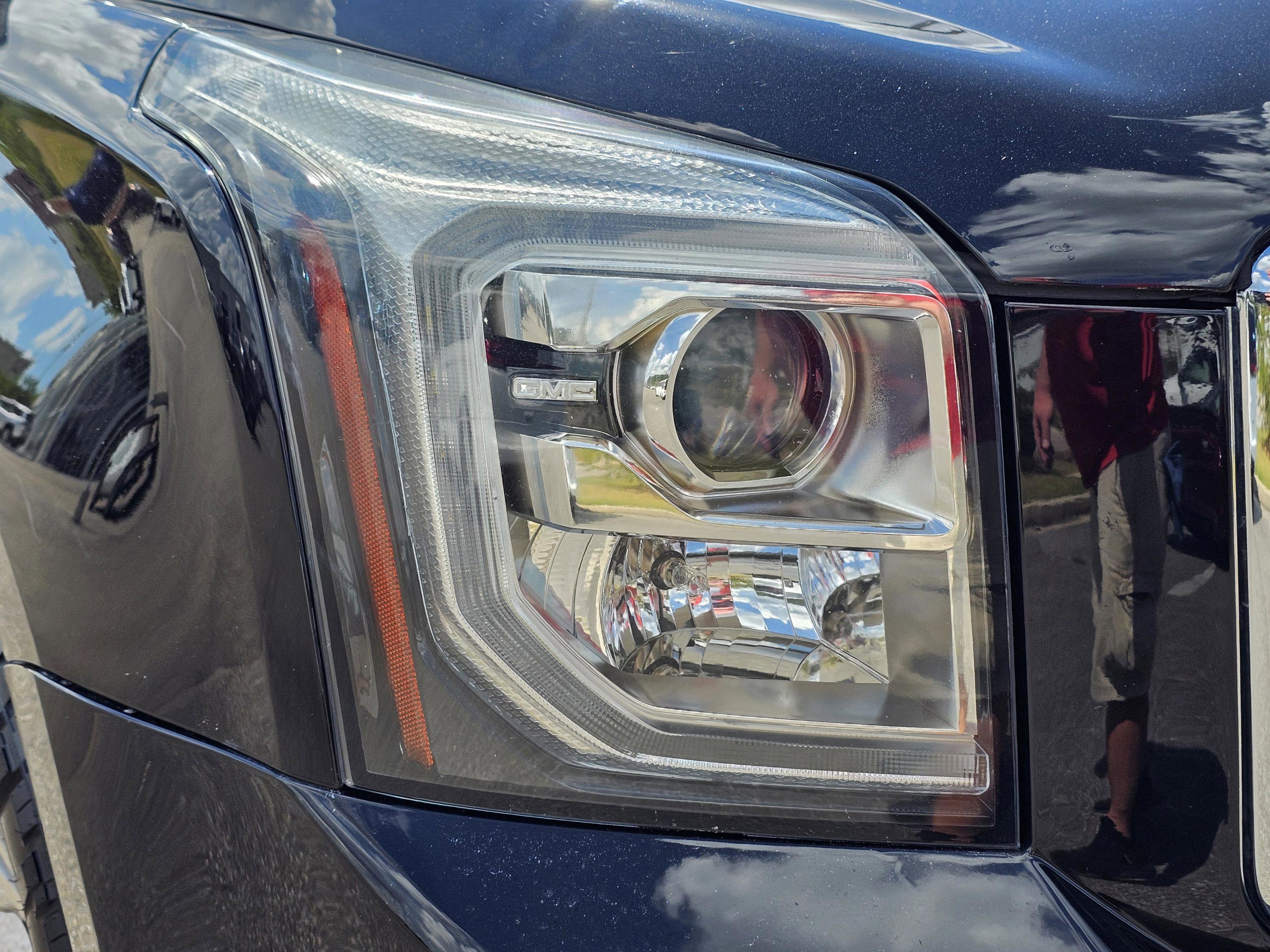 Used 2018 GMC Yukon SLE image 4