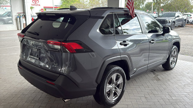 Used 2025 Toyota RAV4 LE AWD/4WD image 10