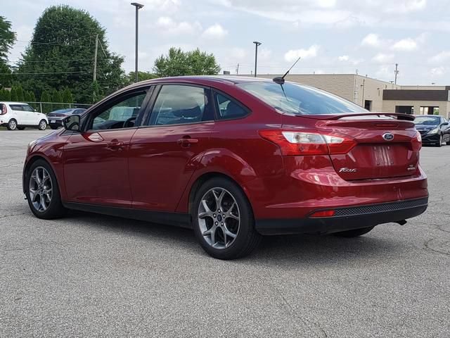 Used 2014 Ford Focus SE w/ Equipment Group 201A FWD image 3