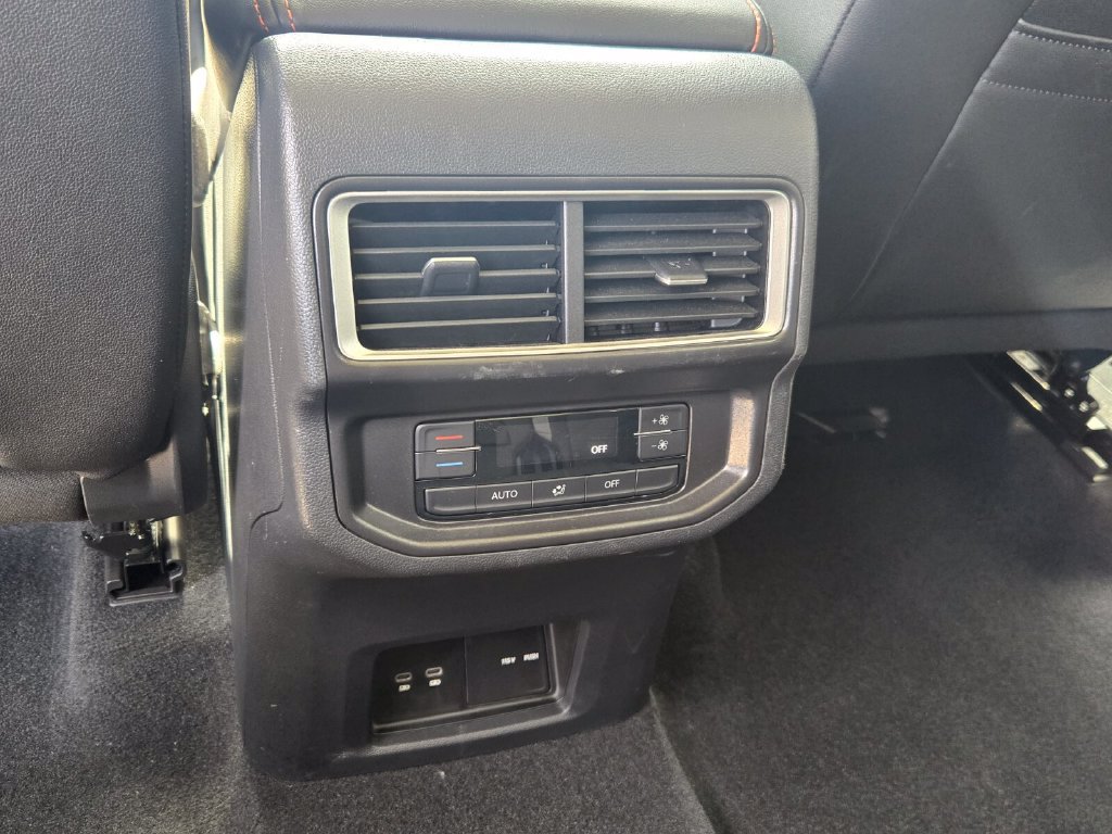 Certified 2025 Volkswagen Atlas Peak Edition SE AWD/4WD image 16
