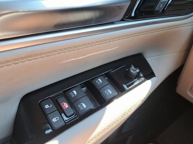Used 2023 Jeep Wagoneer Series II w/ Rear Seat Video Group 1 AWD/4WD image 26