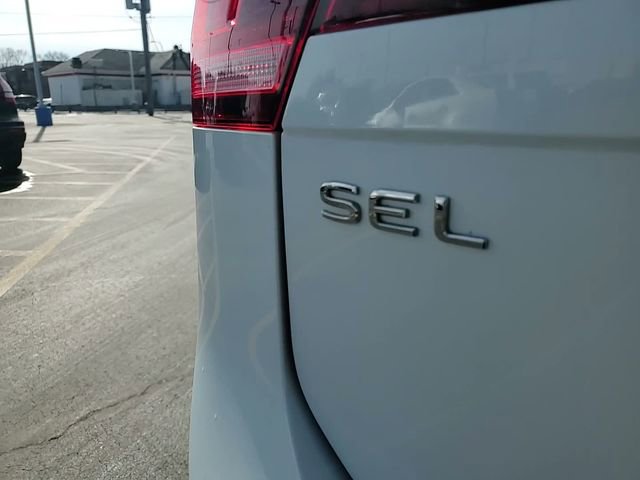 Used 2022 Volkswagen Tiguan SEL R-Line image 8