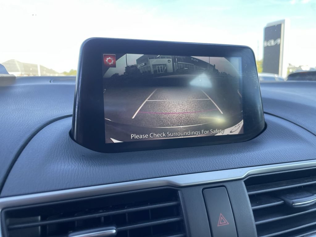 Used 2018 MAZDA MAZDA3 Touring FWD image 14