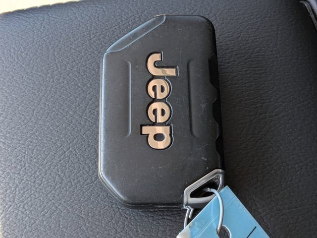 Used 2022 Jeep Wrangler Unlimited Sahara image 30