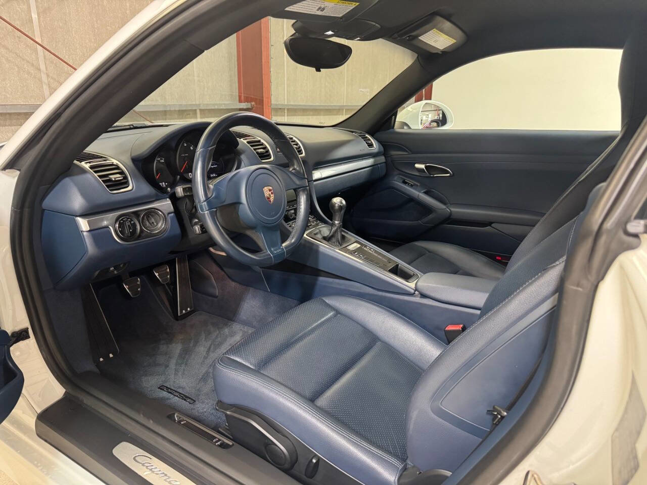 Used 2014 Porsche Cayman image 2