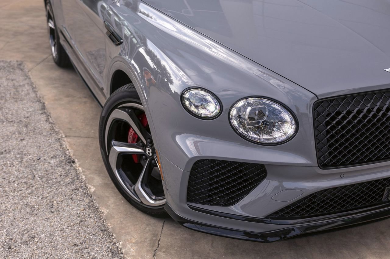 Used 2025 Bentley Bentayga AWD/4WD image 3