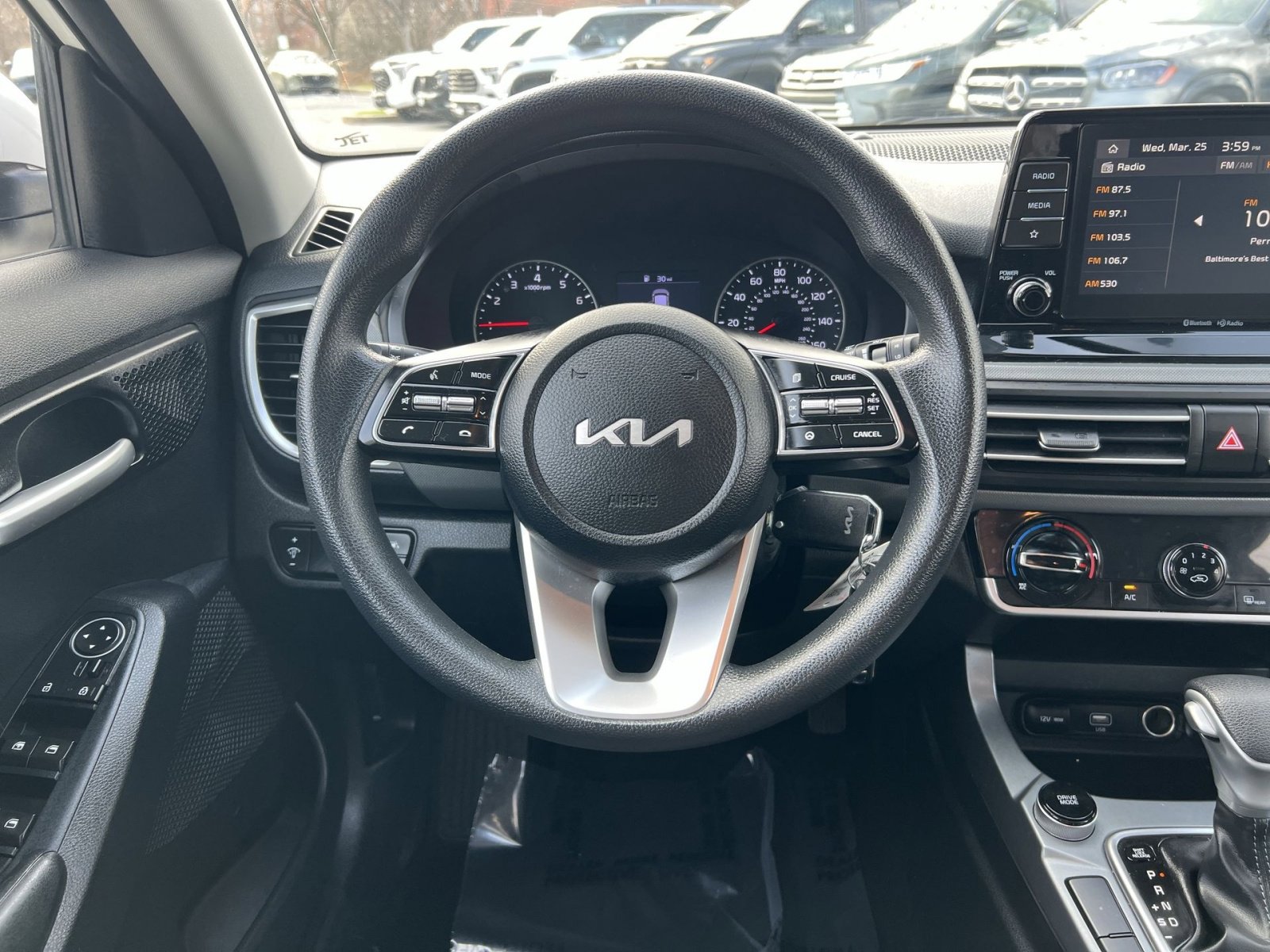 Used 2023 Kia Seltos LX image 15