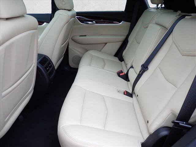 Used 2017 Cadillac XT5 Luxury w/ Driver Awareness Package image 10