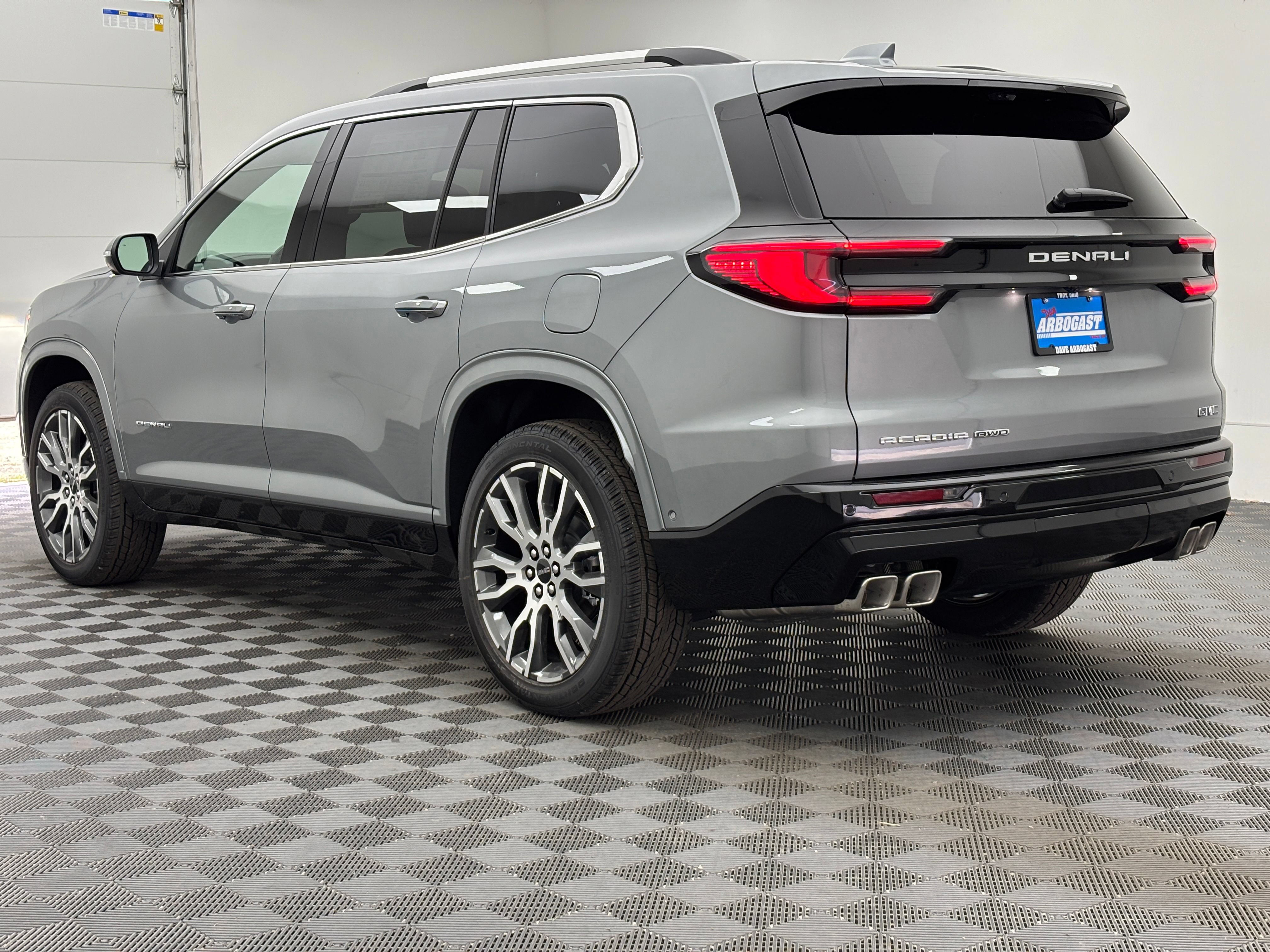 New 2026 GMC Acadia Denali Ultimate w/ LPO, Floor Liner Package AWD/4WD image 16