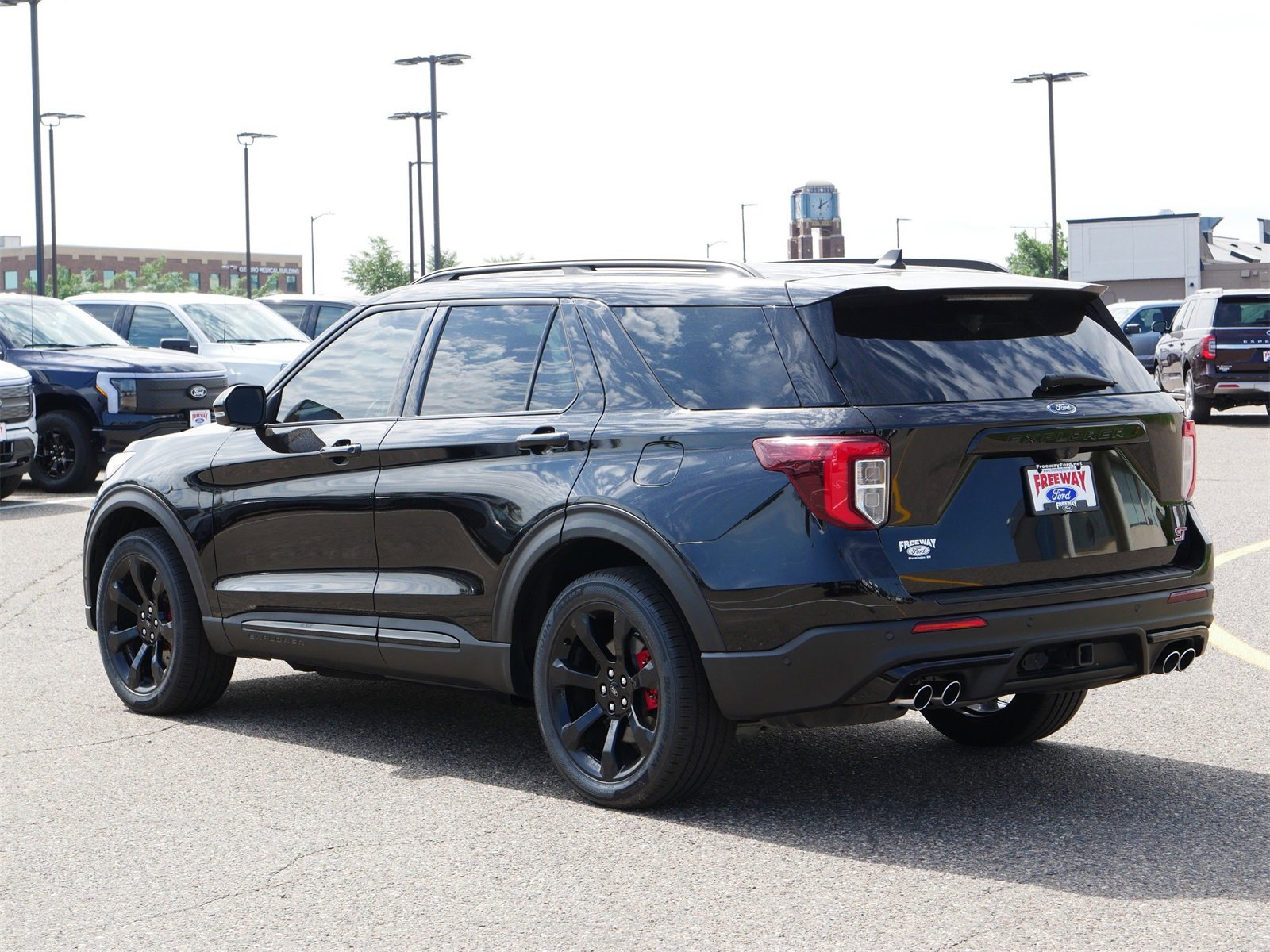 Used 2022 Ford Explorer ST w/ Equipment Group 401A image 3