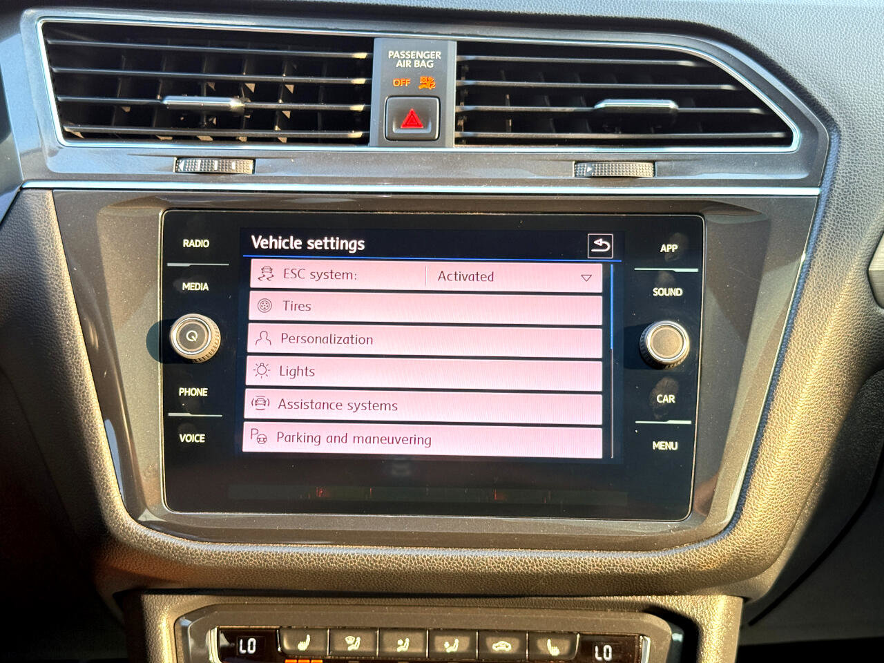 Used 2019 Volkswagen Tiguan SE w/ Panoramic Sunroof Package image 63