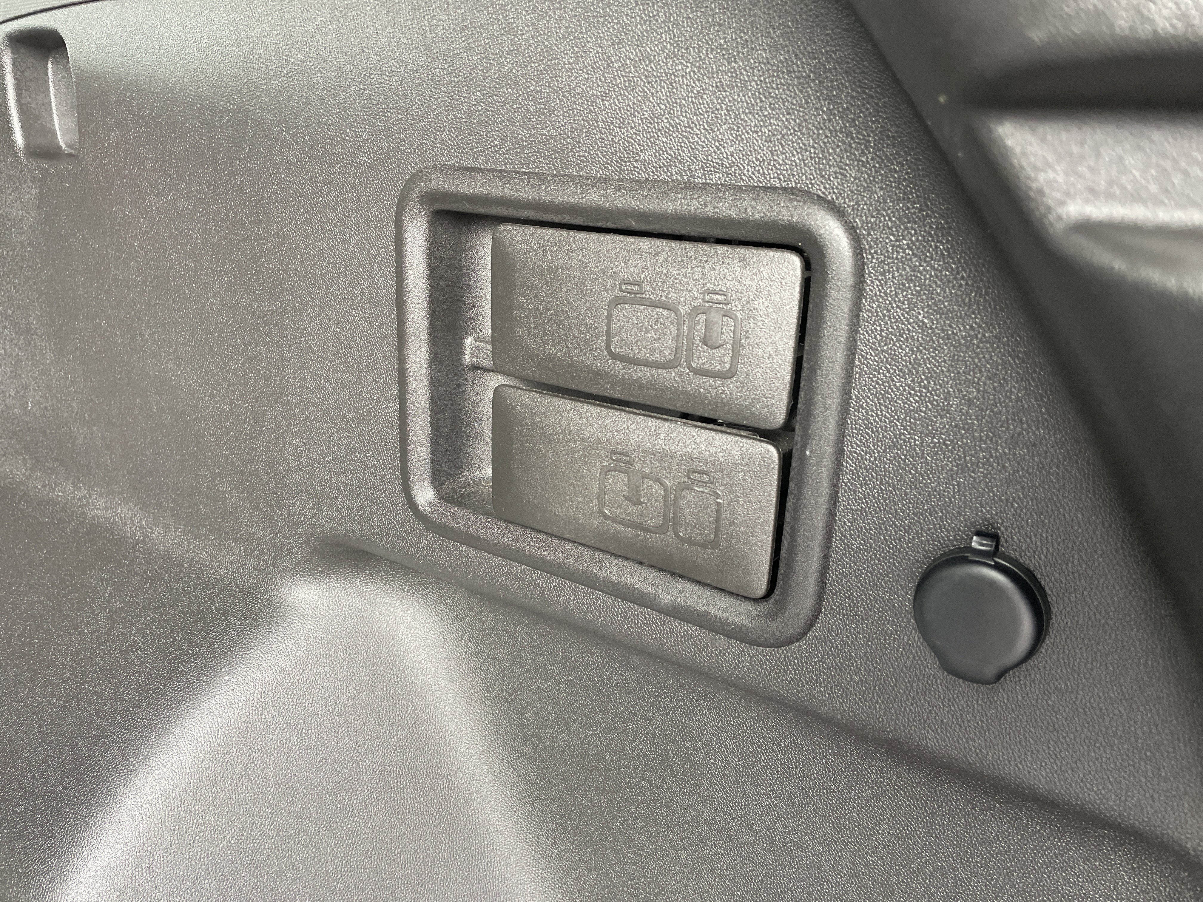 Used 2020 Chevrolet Equinox Premier image 35