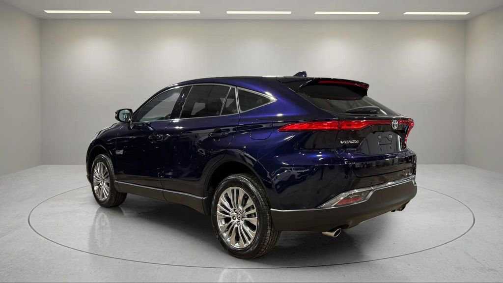 Used 2024 Toyota Venza Limited AWD/4WD image 18