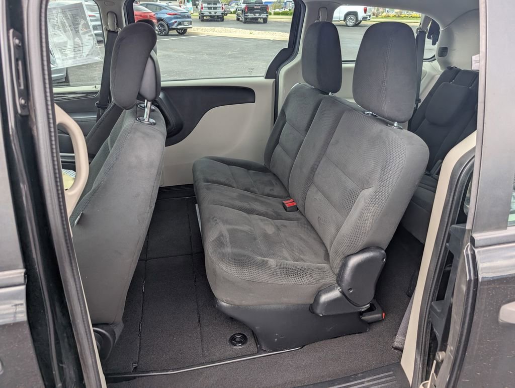 Used 2016 Dodge Grand Caravan American Value Package image 9