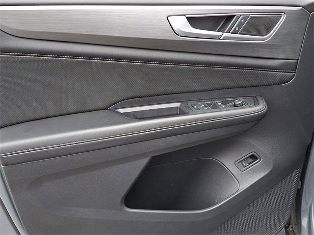 Used 2024 Volkswagen Atlas Cross Sport SE w/ Panoramic Sunroof Package image 12