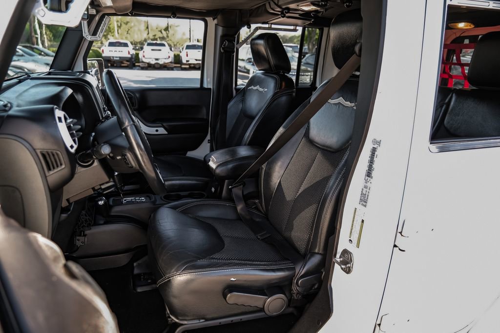 Used 2015 Jeep Wrangler Unlimited Sahara w/ Quick Order Package 24X image 31