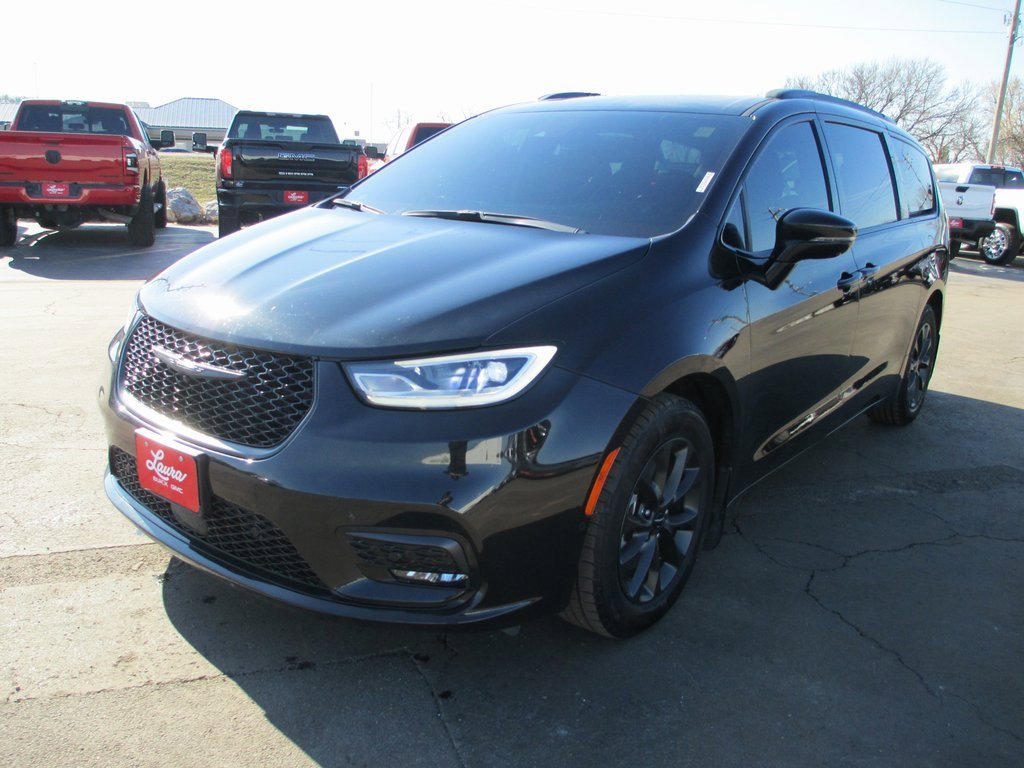 Used 2021 Chrysler Pacifica Touring-L w/ Premium & Safety Sphere Group image 9