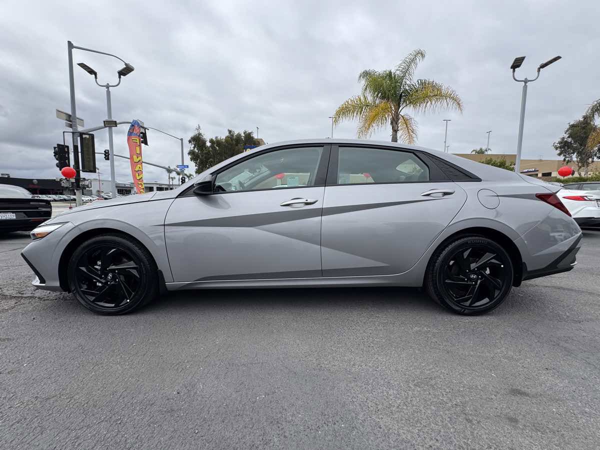 Used 2026 Hyundai Elantra Sport FWD image 8