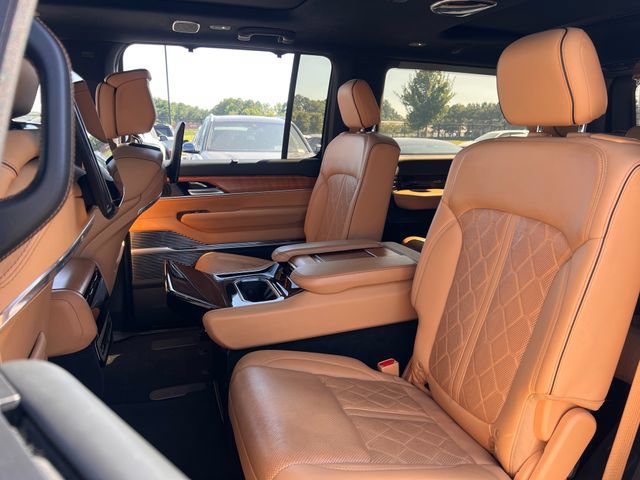 Used 2022 Jeep Grand Wagoneer Series III w/ Rear Seat Video Group 1 AWD/4WD image 29