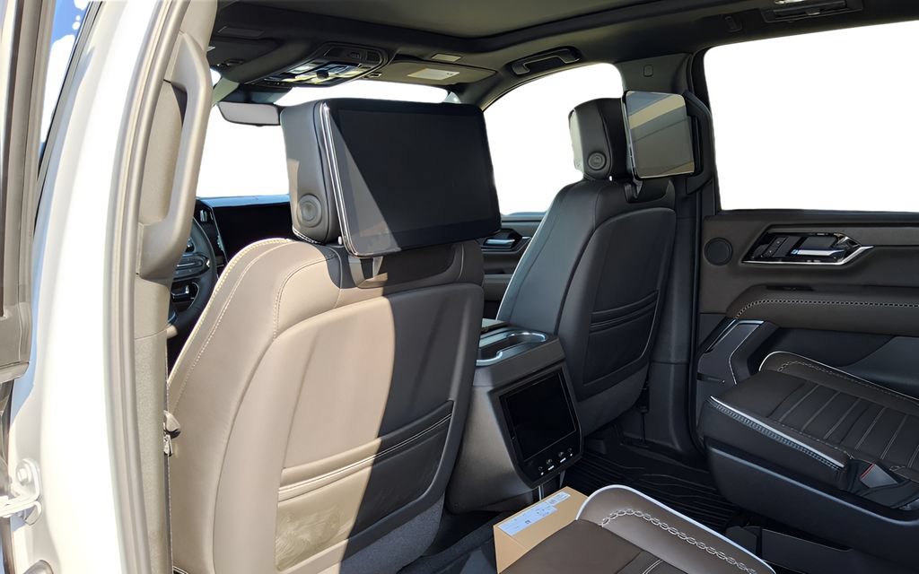 New 2026 GMC Yukon XL Denali Ultimate w/ LPO, Illumination Package AWD/4WD image 38