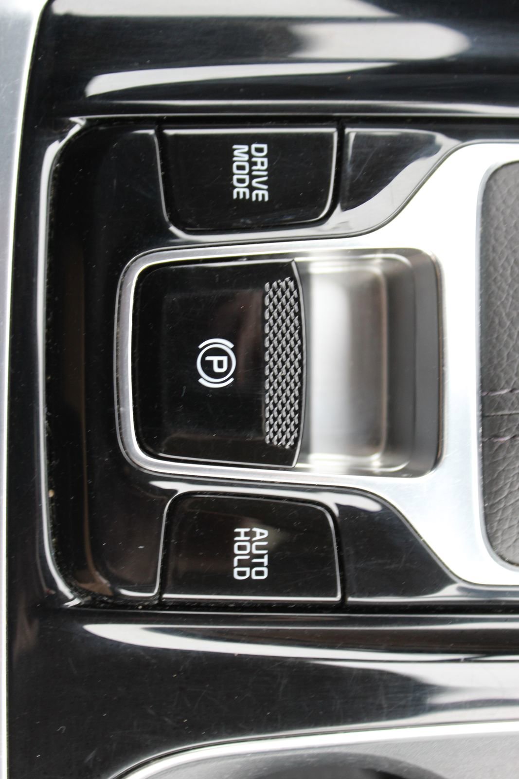 Used 2024 Kia Carnival EX image 34