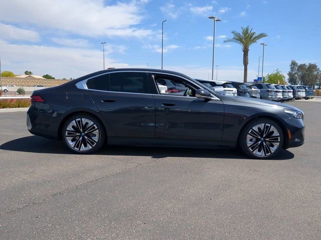 Used 2025 BMW i5 eDrive40i w/ Premium Package image 5