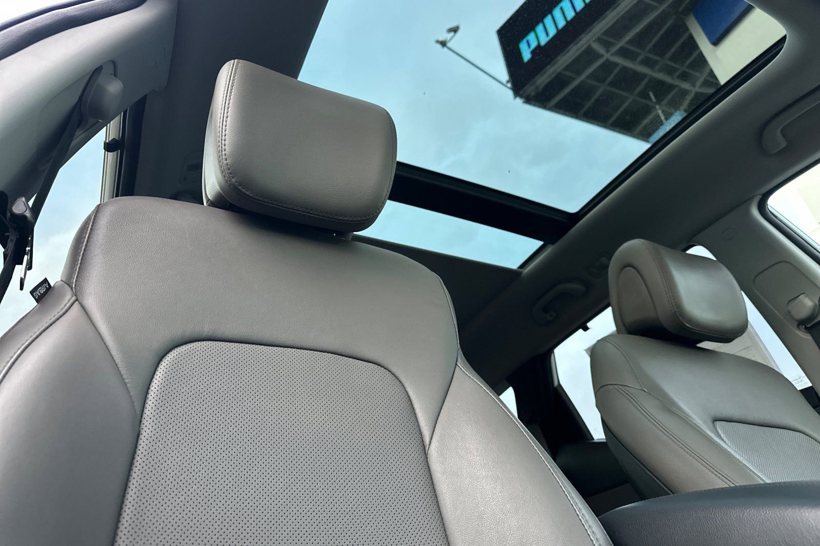 Used 2017 Hyundai Santa Fe Sport image 18