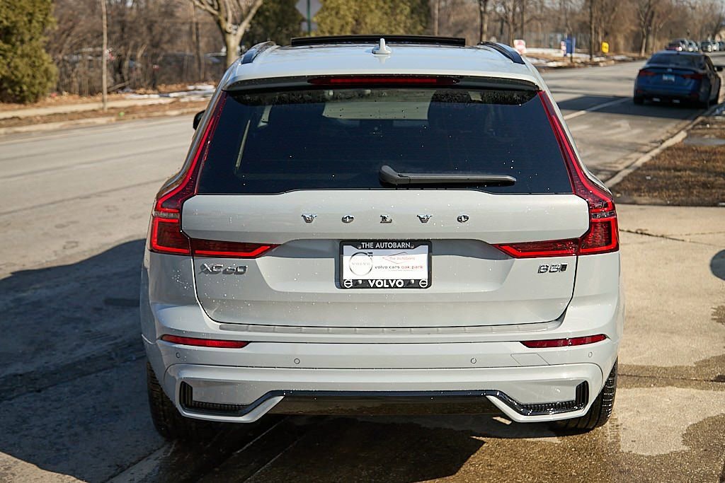 New 2026 Volvo XC60 B5 Ultra w/ Climate Package image 8