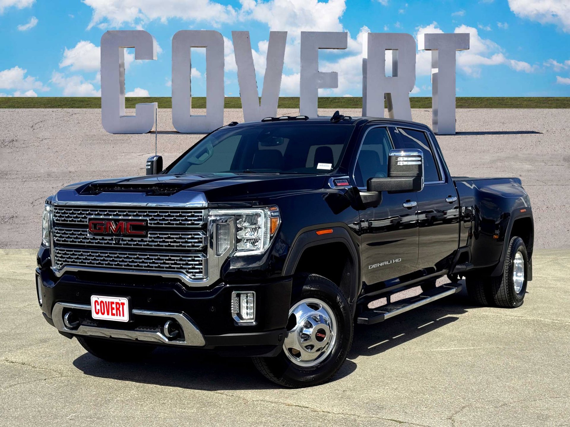 Used 2022 GMC Sierra 3500 Denali image 1