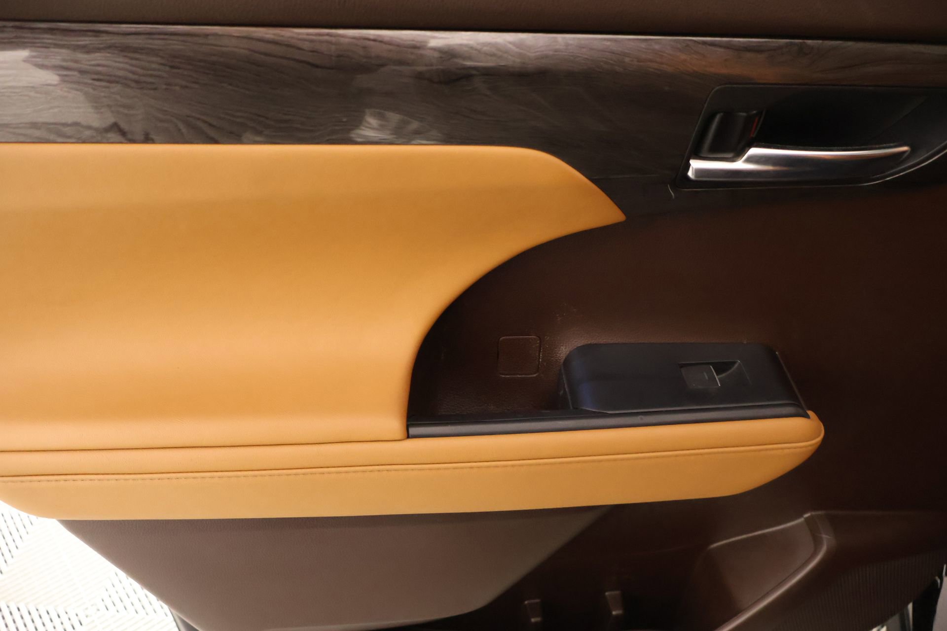 Used 2022 Toyota Highlander Platinum image 18